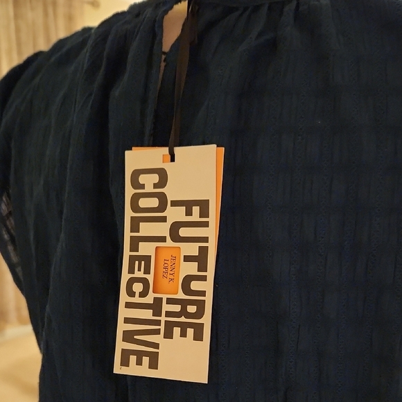 Elegant Black Women's Top - Picture 2 of 7